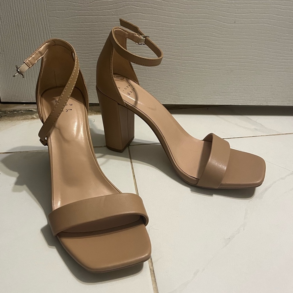 Never been worn cute nude chunky heel. Found a pair I liked better